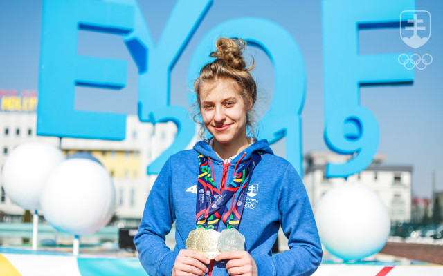 Petra Rusnáková so svojou medailovou zbierkou zo zimného EYOF 2019 v Sarajeve.