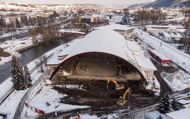 Rekonštrukcia zimného štadióna v Banskej Bystrici je v plnom prúde. 
