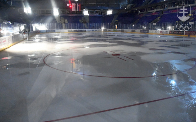 Roztápajúci sa ľad v Steel aréne